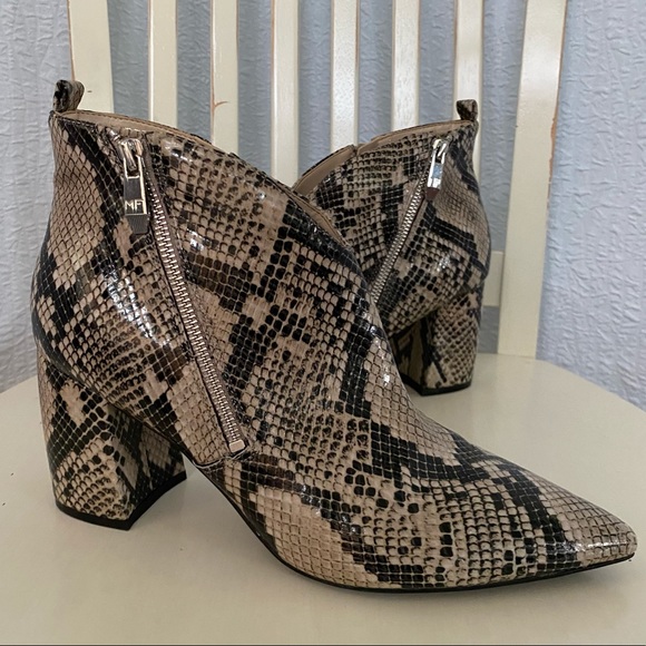 Marc Fisher Retta Zip Bootie Snake Python Print Leather - Picture 1 of 9